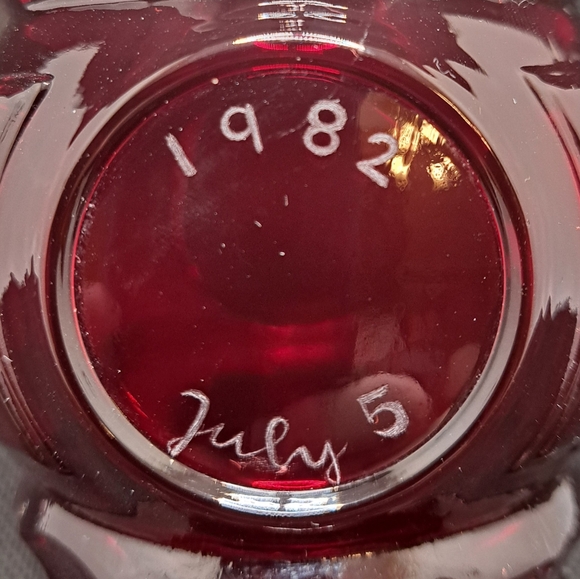 Vintage WHEATON MCM Ruby Red Bullseye 9" Glass Bud Vase Personally Engraved - Picture 7 of 11